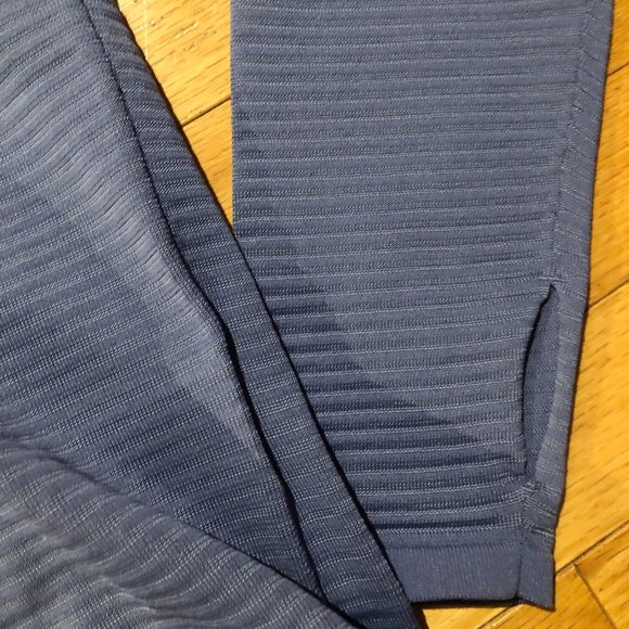 Brand New Women's Under Armor Lightweight Purple Hooded Sweatshirt - Picture 7 of 14